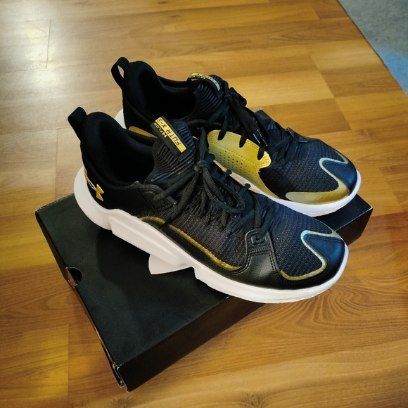 Under Amore flow futr x 3 - Picture 1 of 4